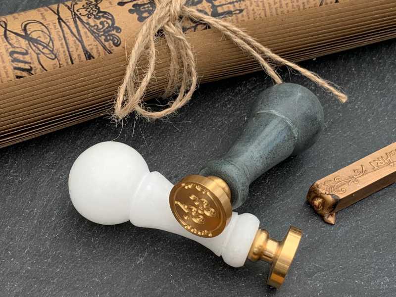 Siegelstempel personalisiert, 20/25 mm mit  2 Buchstaben und Zierrand