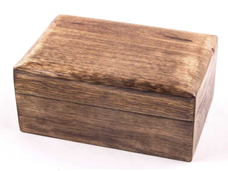 Holzbox Sofia mit glattem Deckel – Eichhorn-Siegel